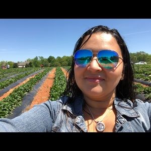 Meet your Posher, Sheril